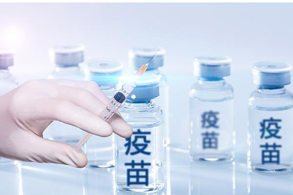 我國(guó)新冠疫苗累計(jì)接種近24億劑次，專(zhuān)家回應(yīng)熱點(diǎn)問(wèn)題